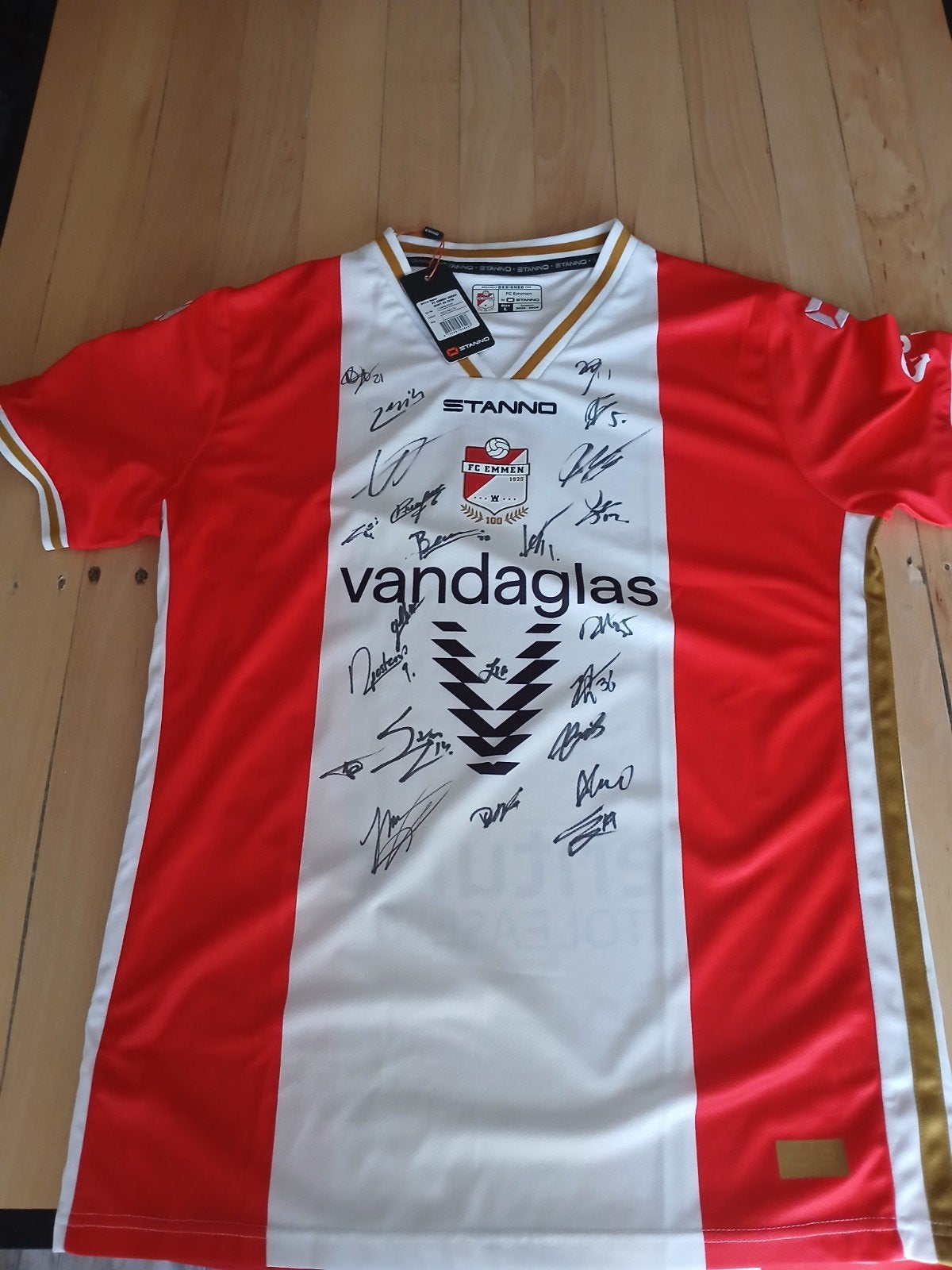 Gesigneerd FC Emmen shirt - Uniek voor de echte fan!, Ophalen of Verzenden