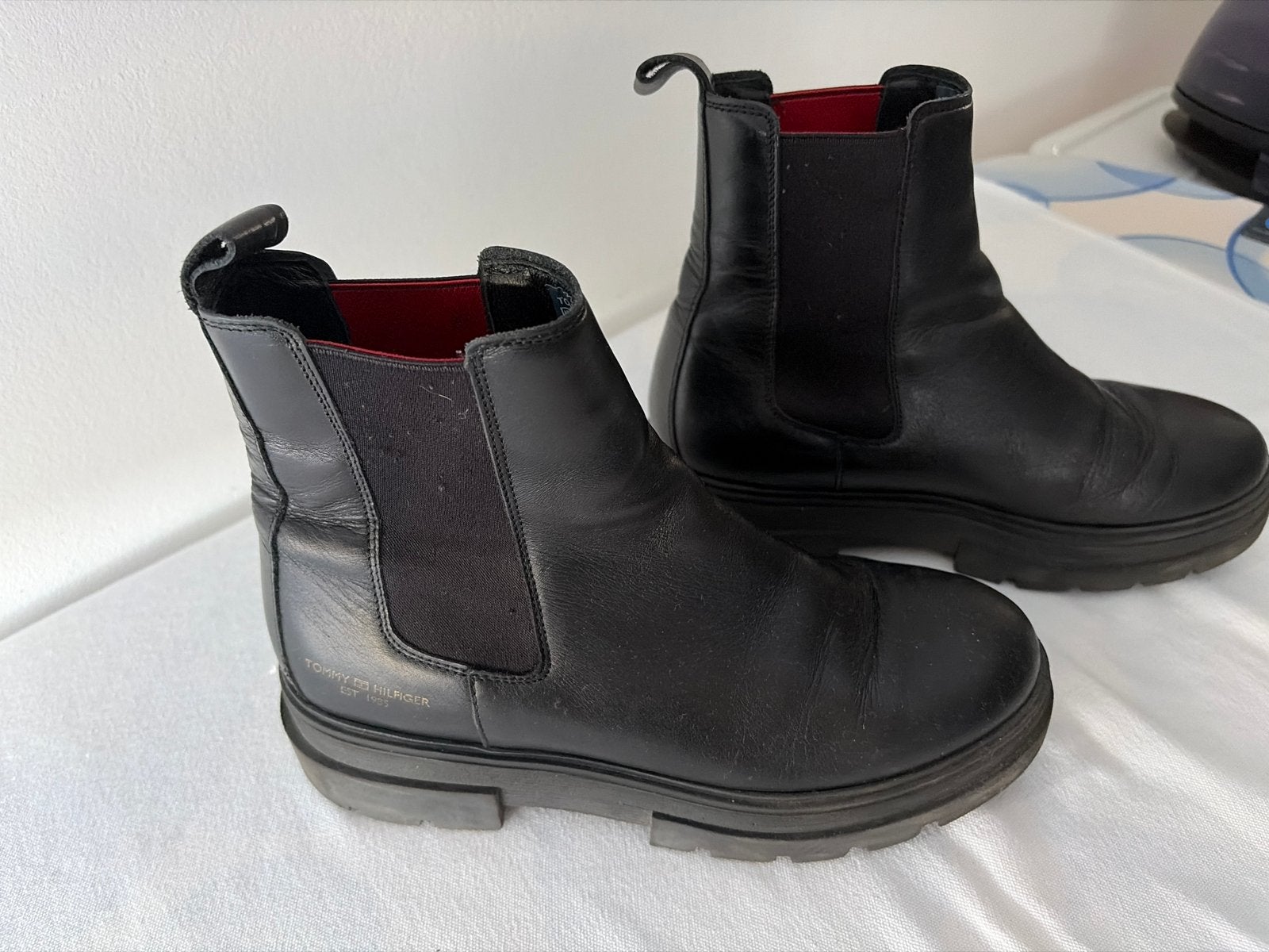 Tommy Hilfiger Monochromatic Chelsea Boots Maat 38, Ophalen of Verzenden, Gedragen, Zwart, Lage of Enkellaarzen