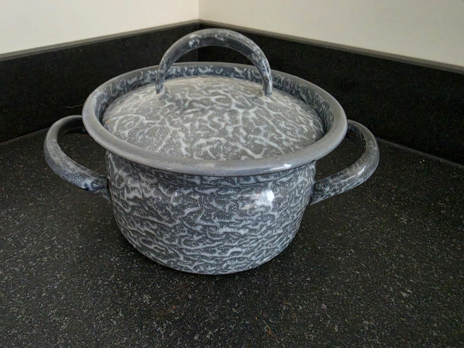 Pannetje, emaille, wolkjesmotief, Antiek en Kunst, Antiek | Emaille, Ophalen of Verzenden