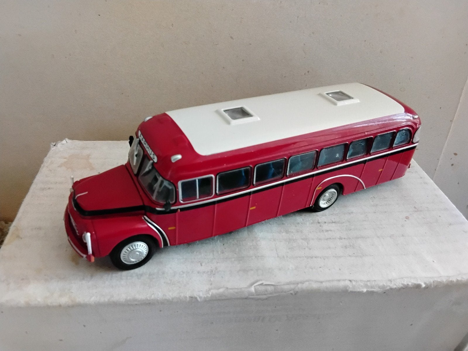 VOLVO  B375  SCHAAL  1:72, Ophalen of Verzenden, Auto