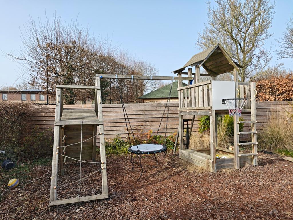 Degelijk speeltoestel Welles Tuinhout (Blue Rabbit Pagoda), Ophalen, Gebruikt, Schommel, Aanbouwonderdeel