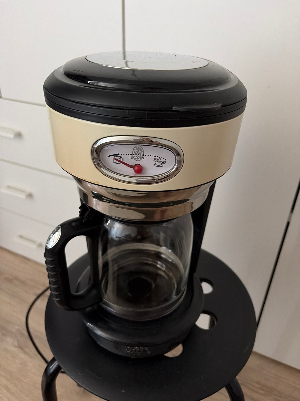 Russell Hobbs Retro Koffiezetapparaat - Crème, Ophalen, Gebruikt, Koffiemachine, Gemalen koffie