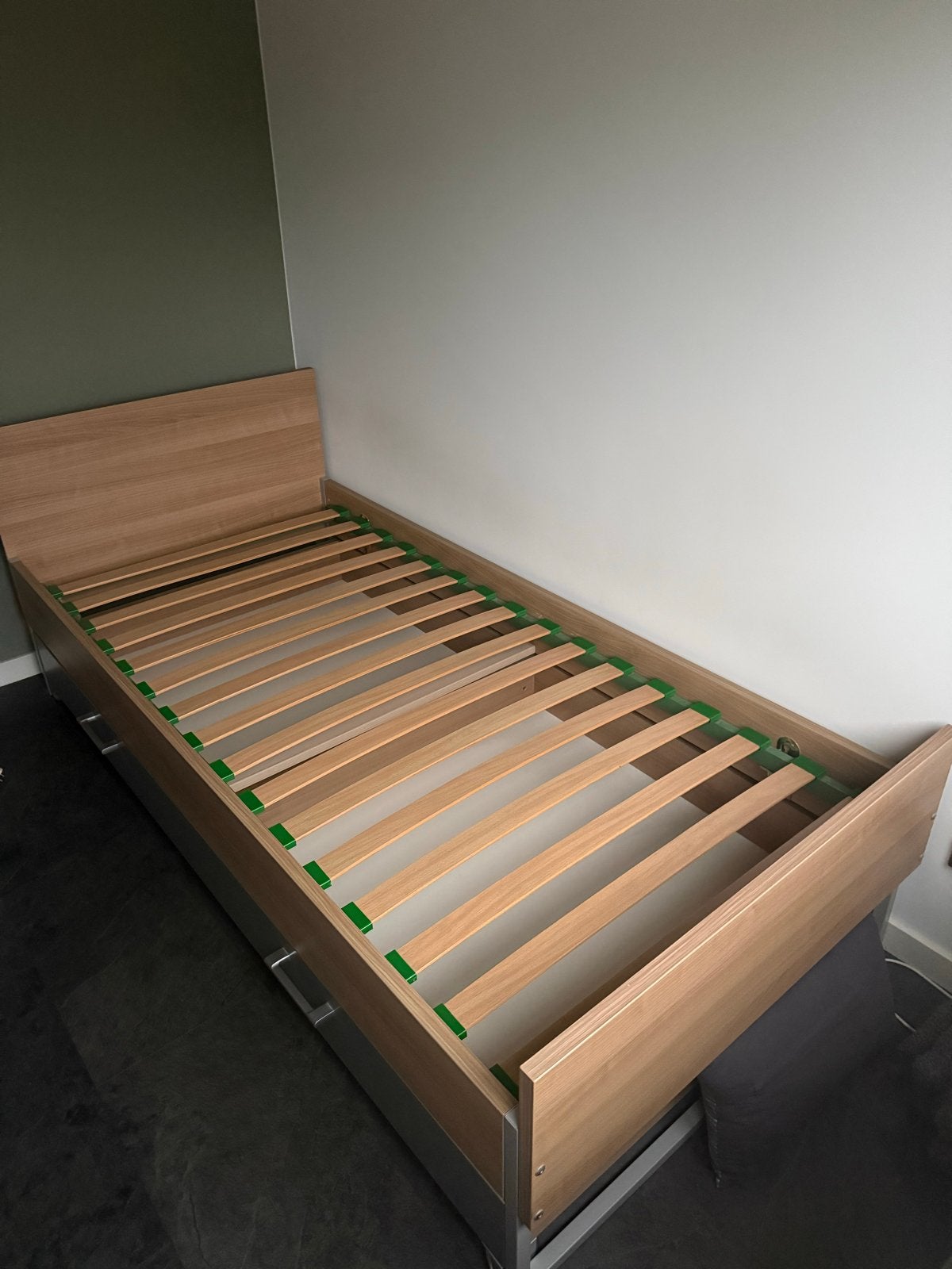 Eenpersoonsbed met lades en lattenbodem - Zo goed als nieuw, Ophalen, 90 cm, Zo goed als nieuw, 200 cm