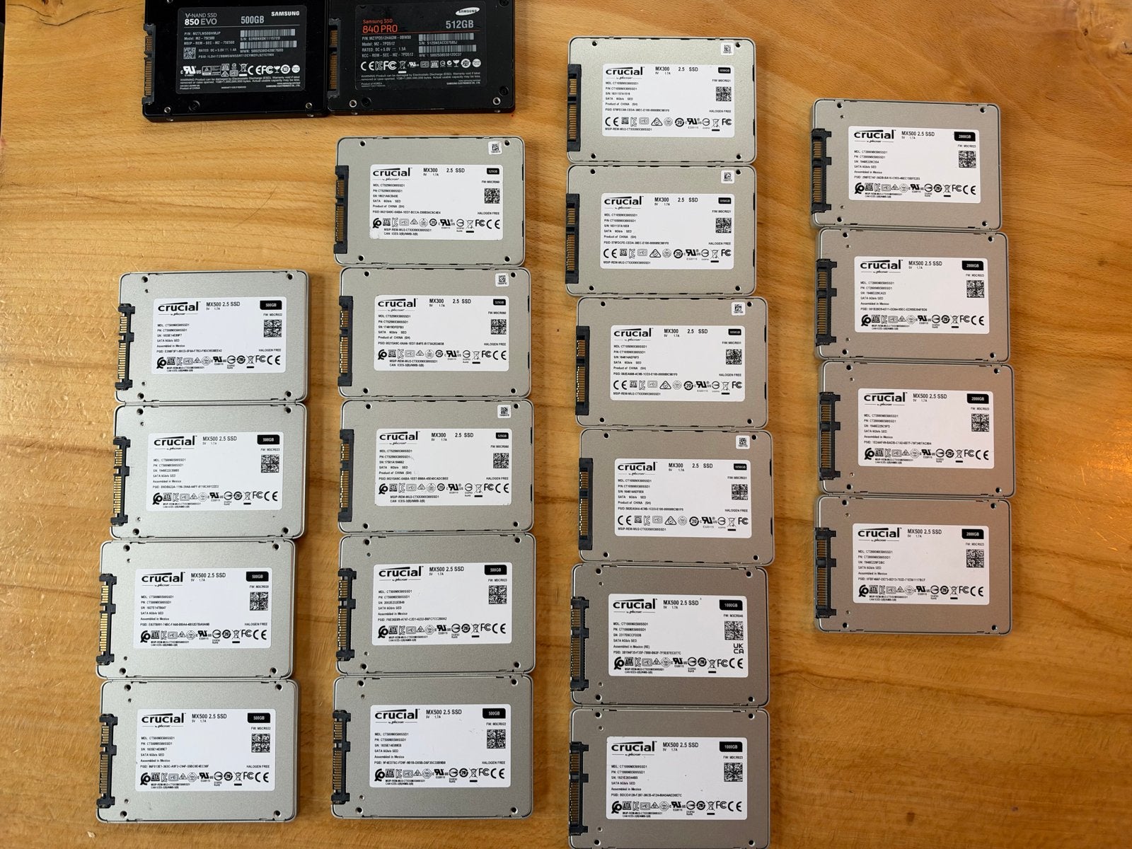 Partij 20x 2.5" SATA SSD's (18.7TB) - Samsung & Crucial, Computers en Software, Intern, Gebruikt, Server, Ophalen of Verzenden