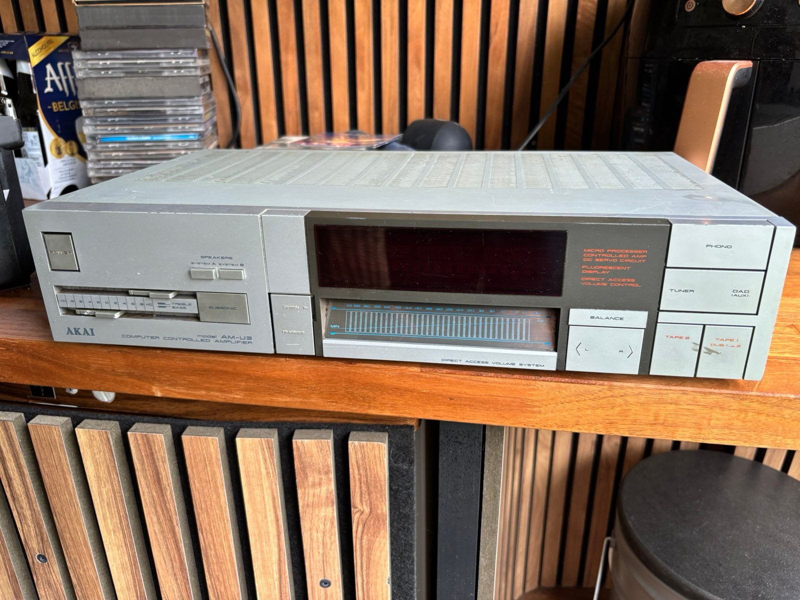 AKAI AM-U3 Computer Controlled Stereo Versterker, Gebruikt, 60 tot 120 watt, Stereo, Ophalen