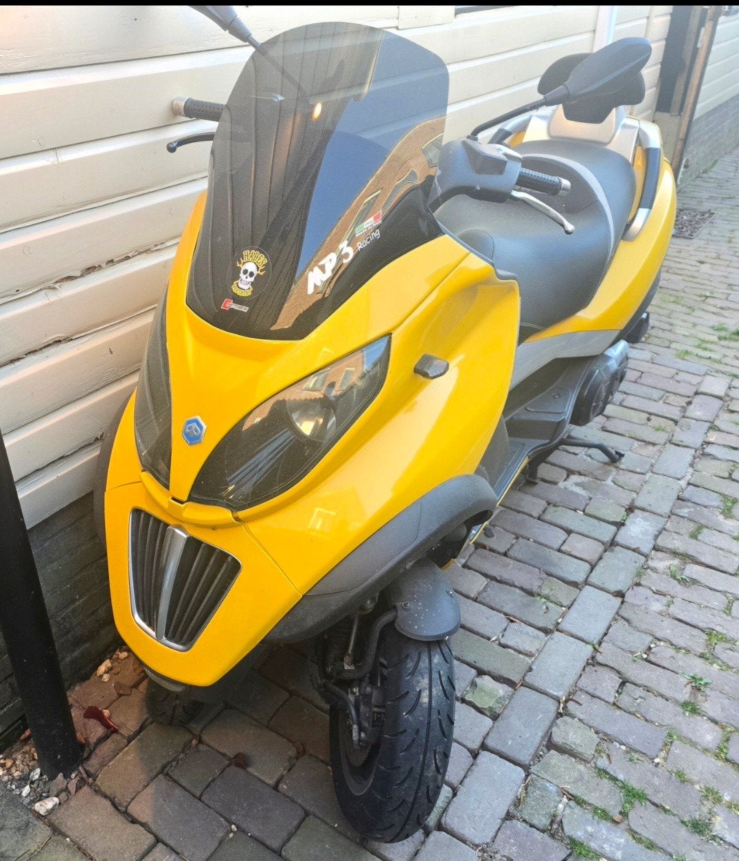 Leuke Piaggio MP3 2009 met Akrapovic en autorijbewijs, Ophalen of Verzenden