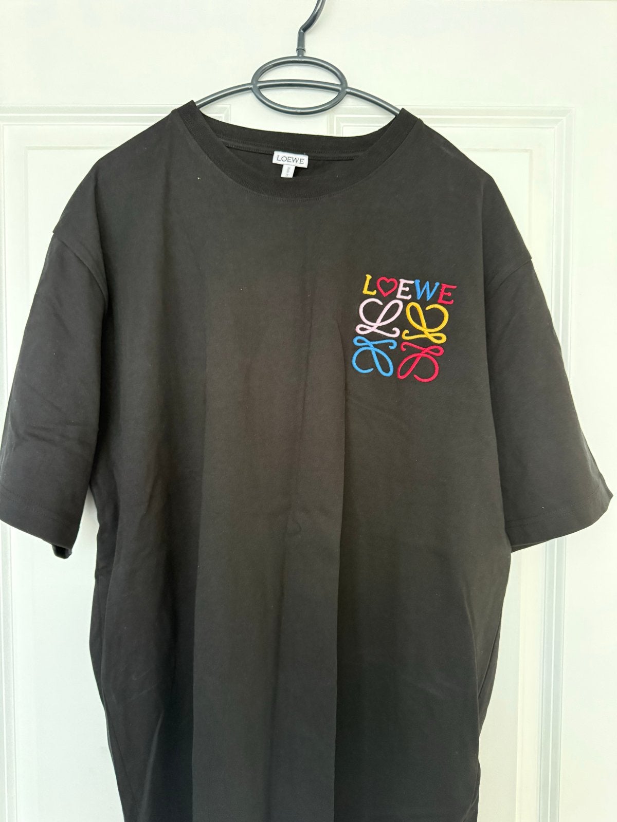 Loewe T-shirt XXL zwart met kleurrijk logo, Ophalen of Verzenden, Zo goed als nieuw, Overige maten, Zwart