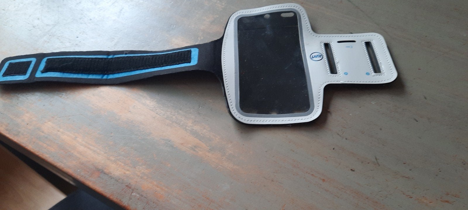 band om je arm om tijdens het hardlopen je telefoon mee te n, Sport en Fitness, Ophalen of Verzenden, Gebruikt