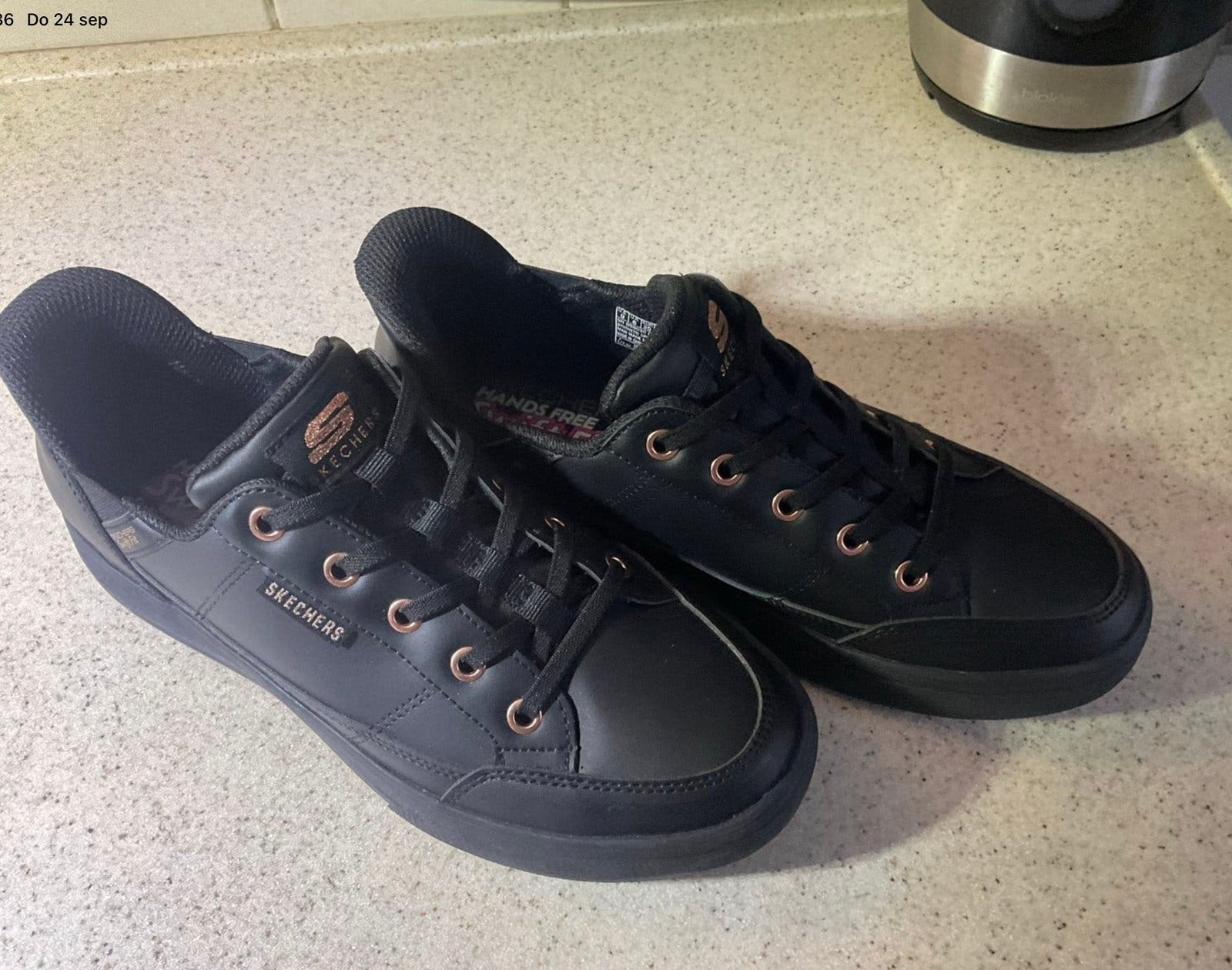 Zwarte sketchers, slip ins, maat 39, Ophalen of Verzenden, Zo goed als nieuw, Zwart