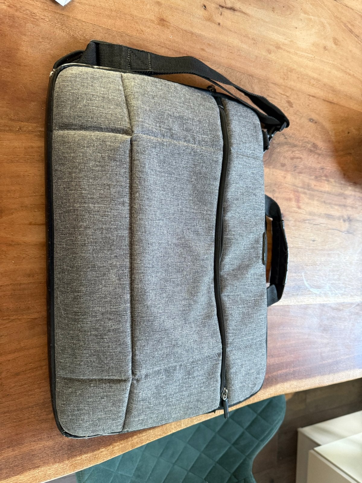 Targus Laptoptas - Grijs, met schouderband en handvat, Ophalen, Gebruikt, Gevoerd laptopvak, 15 inch
