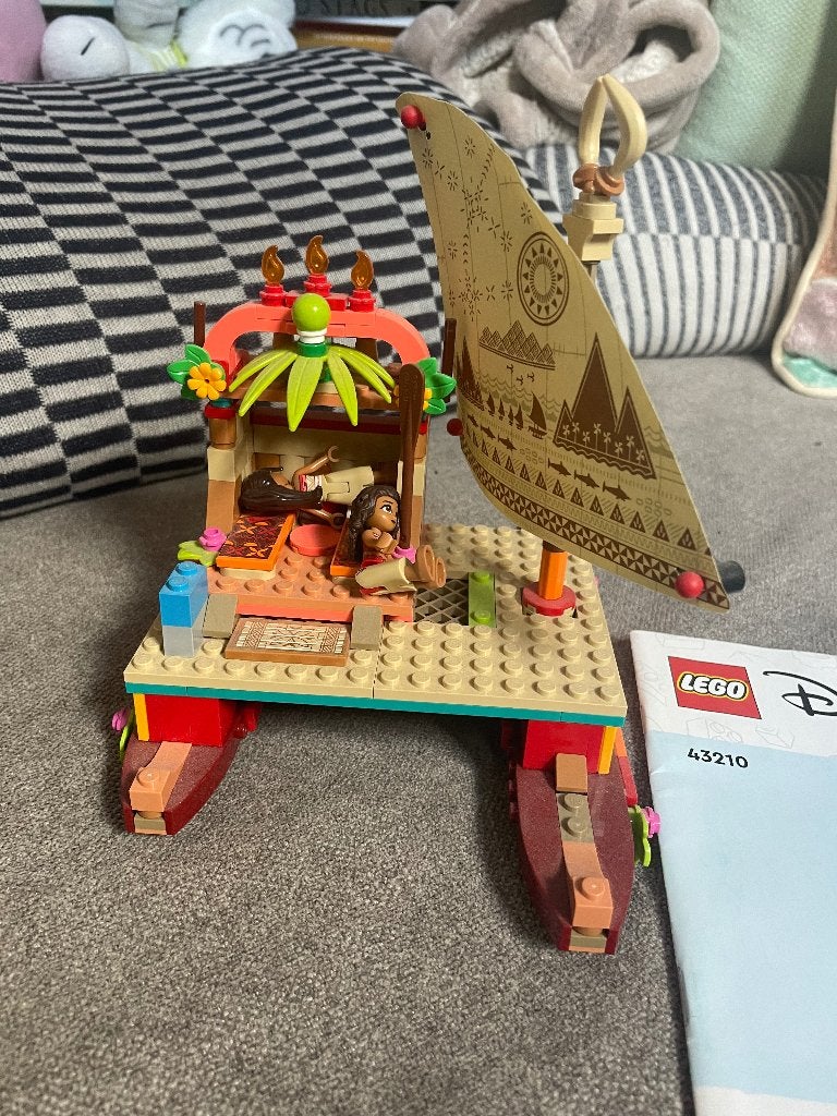 Lego Disney Vaiana's Zeilboot (43210) - Compleet met boekje, Lego, Ophalen of Verzenden, Zo goed als nieuw, Disney