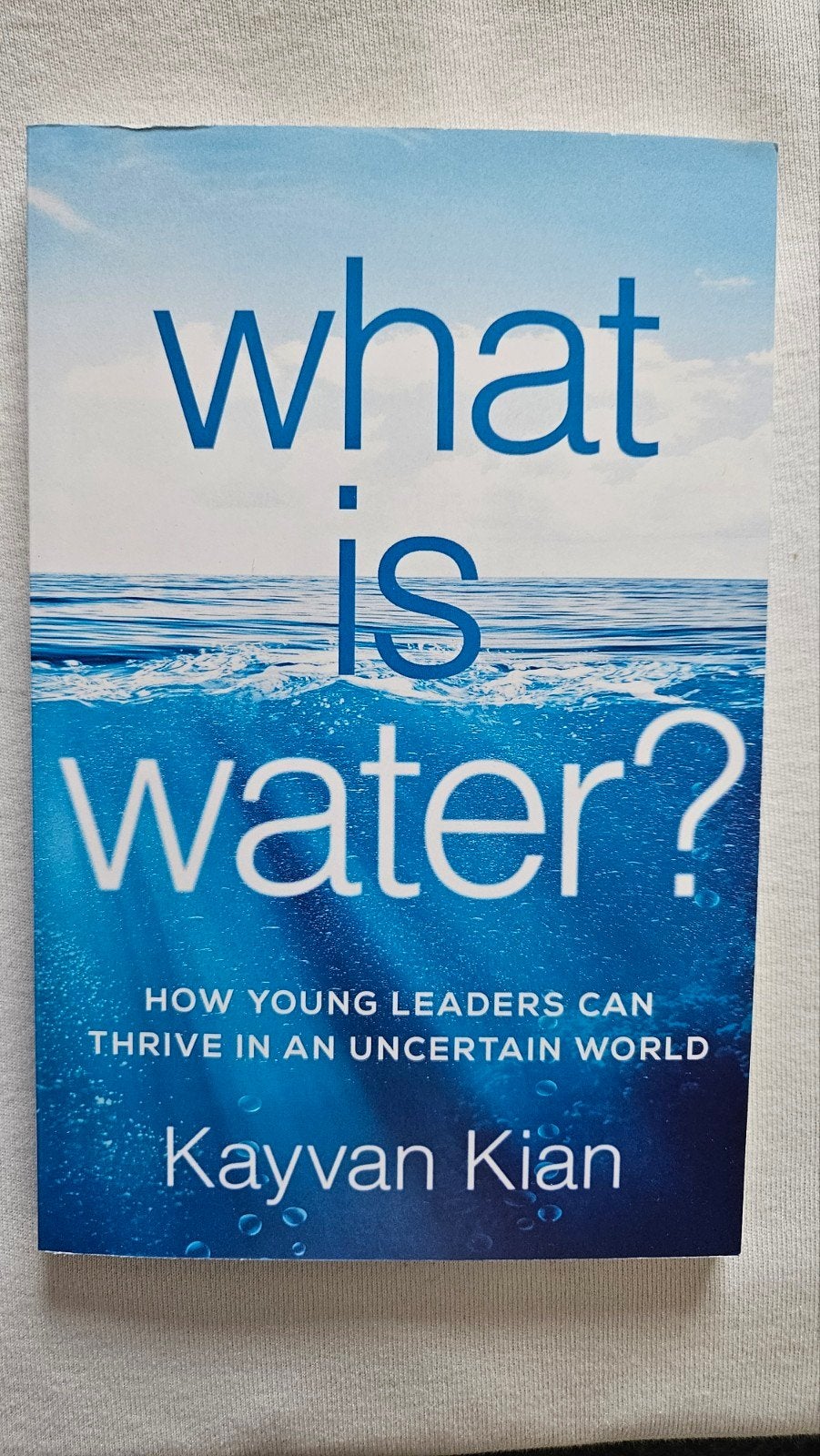 What is Water? - Kayvan Kian (Engels), Ophalen of Verzenden, Zo goed als nieuw, Kayvan Kian