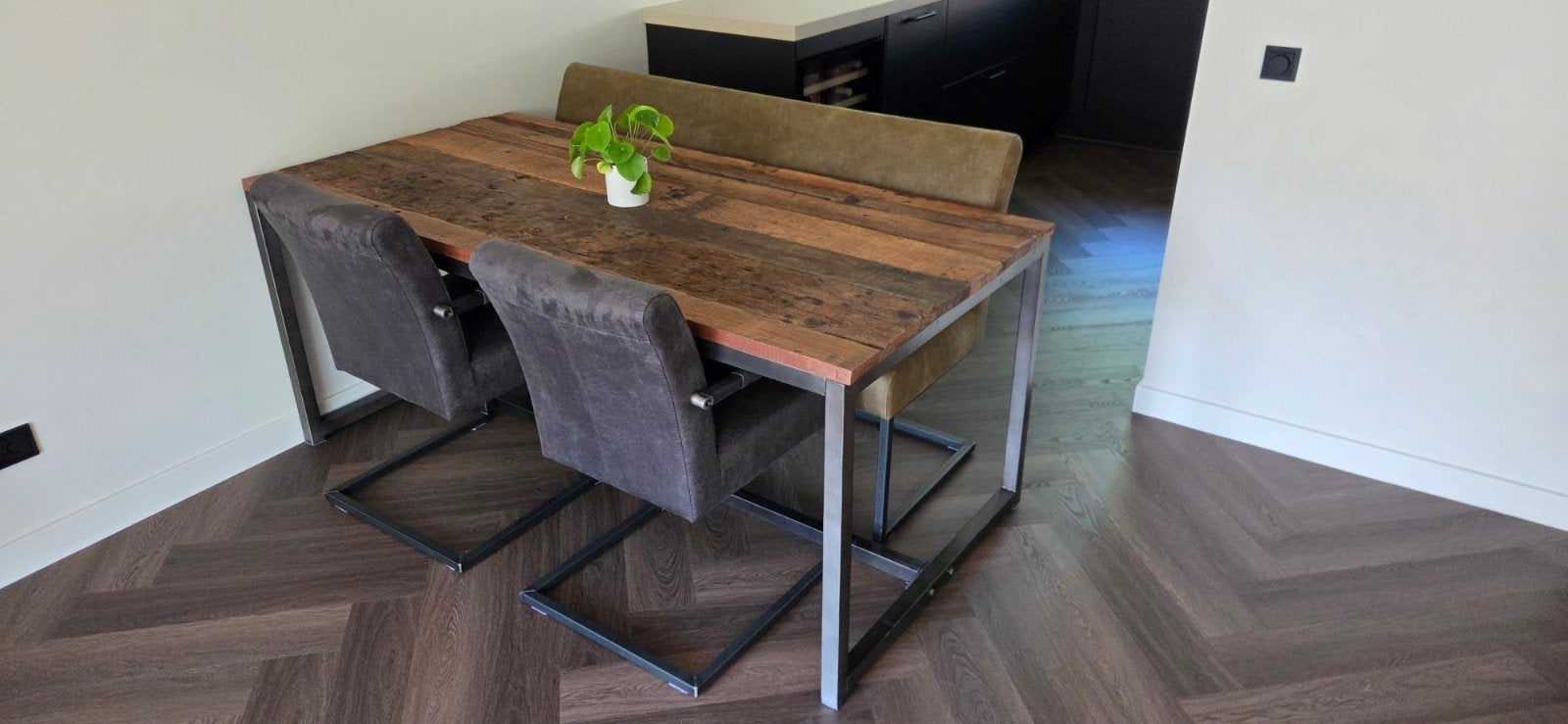Eettafel + Zitmeubelen te koop (ook los van elkaar te koop)