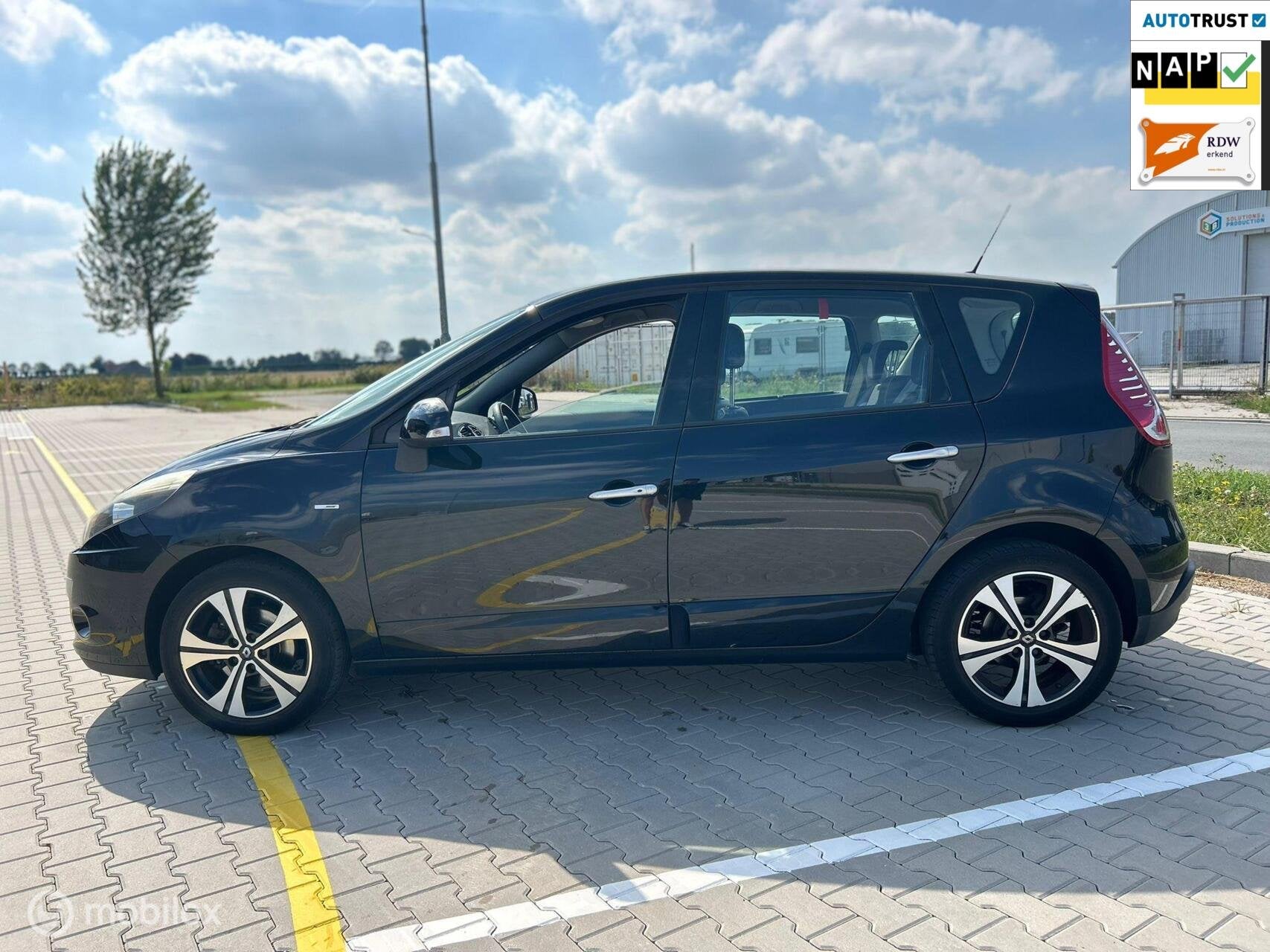 Renault Scenic 1.4 TCe Bose|TREKH|CAMERA|CRUISE CONTR|APK, Auto's, Voorwielaandrijving, Euro 5, 1295 kg, 4 cilinders