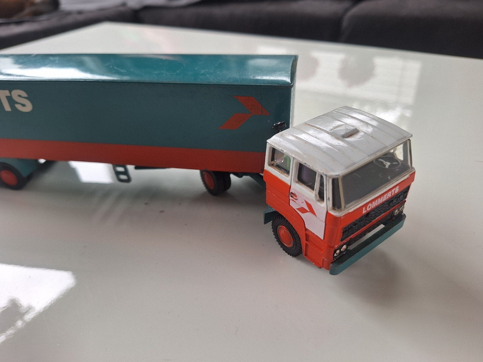 Lommerts Vrachtwagen met Oplegger - Modelauto, Overige merken, Gebruikt, 1:50 of kleiner, Ophalen of Verzenden