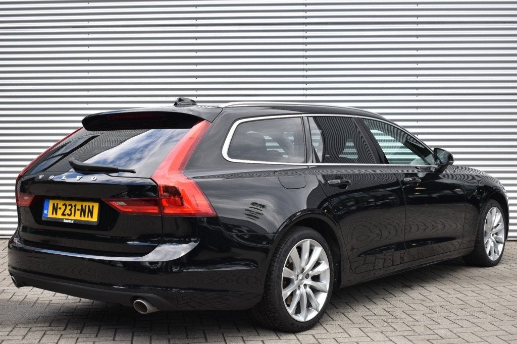 Volvo V90 2.0 T4 / ADAP. CRUISE / STOEL VERW V+A + STW / WEG, 4 cilinders, 14 km/l, 93 €/maand, Geïmporteerd