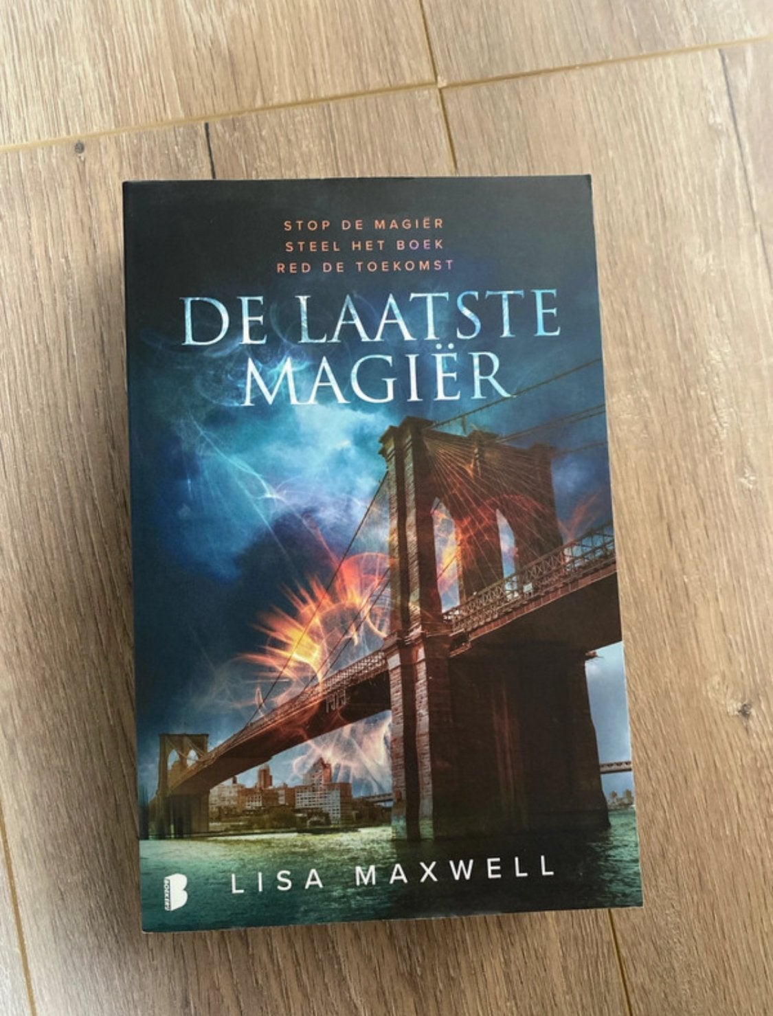 De Laatste Magiër - Lisa Maxwell (Fantasy Boek), Boeken, Ophalen of Verzenden, Nieuw