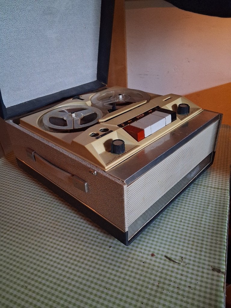 bandrecorder  grundig of philips  project, Ophalen, Bandrecorder, Met stofkap