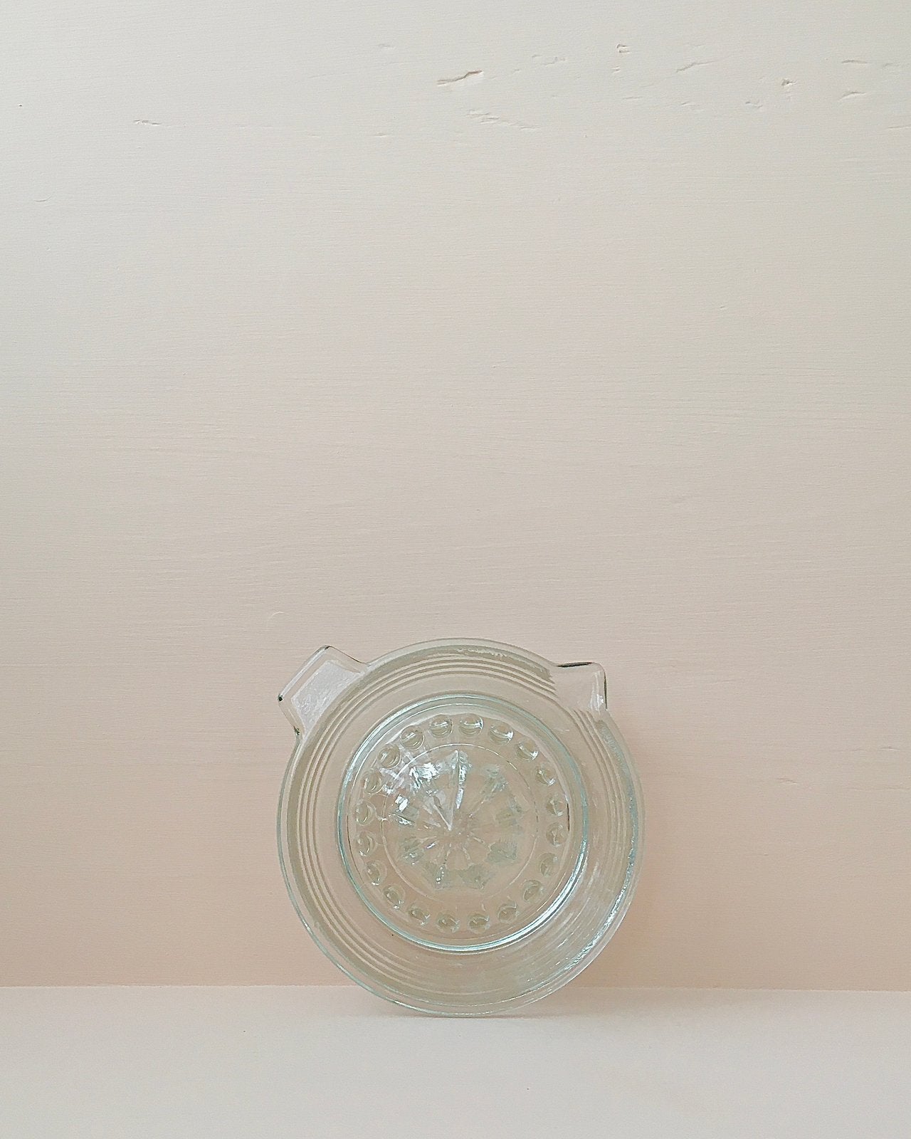 Puntgsve Franse vintage citruspers van dik doorzichtig glas, Ophalen of Verzenden, Zo goed als nieuw, Overige merken, Glas