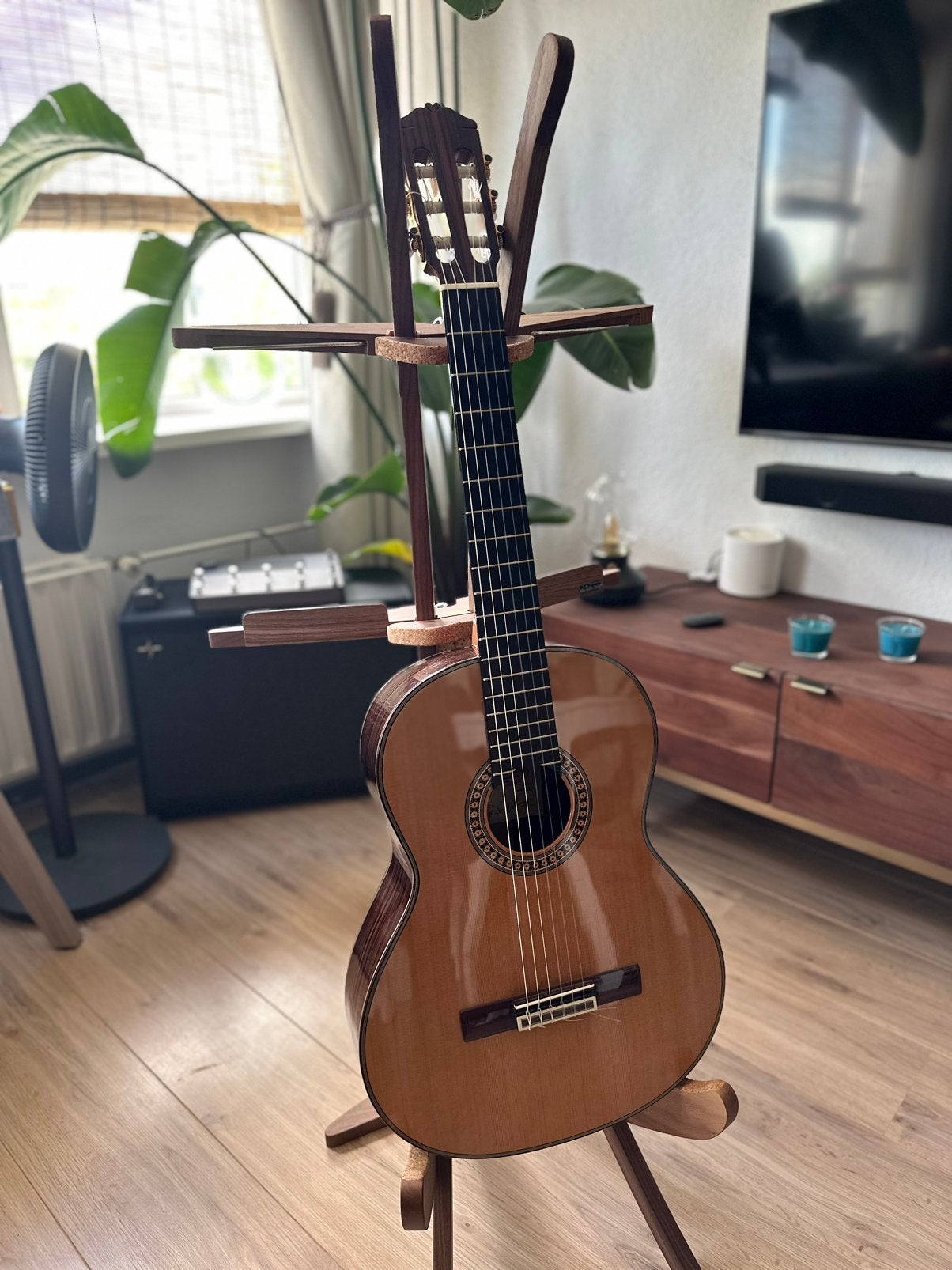 Amalio burguet 2dv cedar, Muziek en Instrumenten, Snaarinstrumenten | Gitaren | Akoestisch, Ophalen, Zo goed als nieuw, Klassieke of Spaanse gitaar