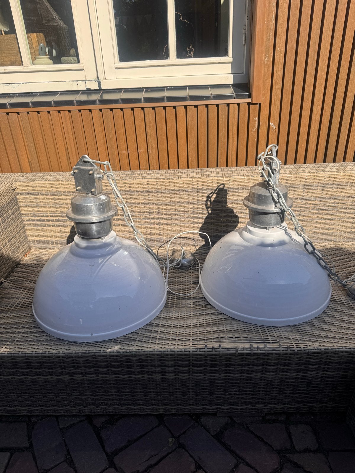 2 Grote Industriële Emaille Lampen - Perfect voor Eettafel, Ophalen of Verzenden