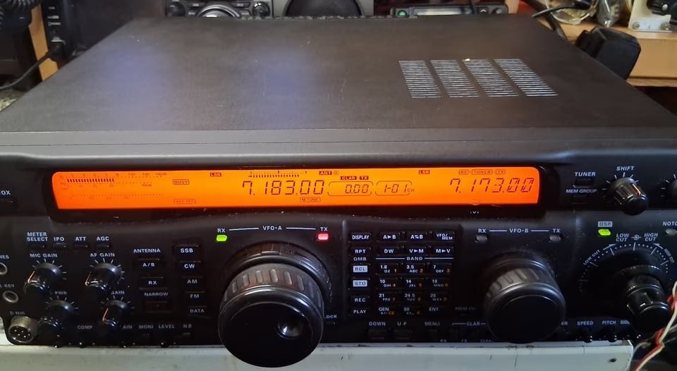 Yaesu FT-920 HF / 6m-band transceiver met FM-module, Telecommunicatie, Verzenden, Zo goed als nieuw, Zender en Ontvanger