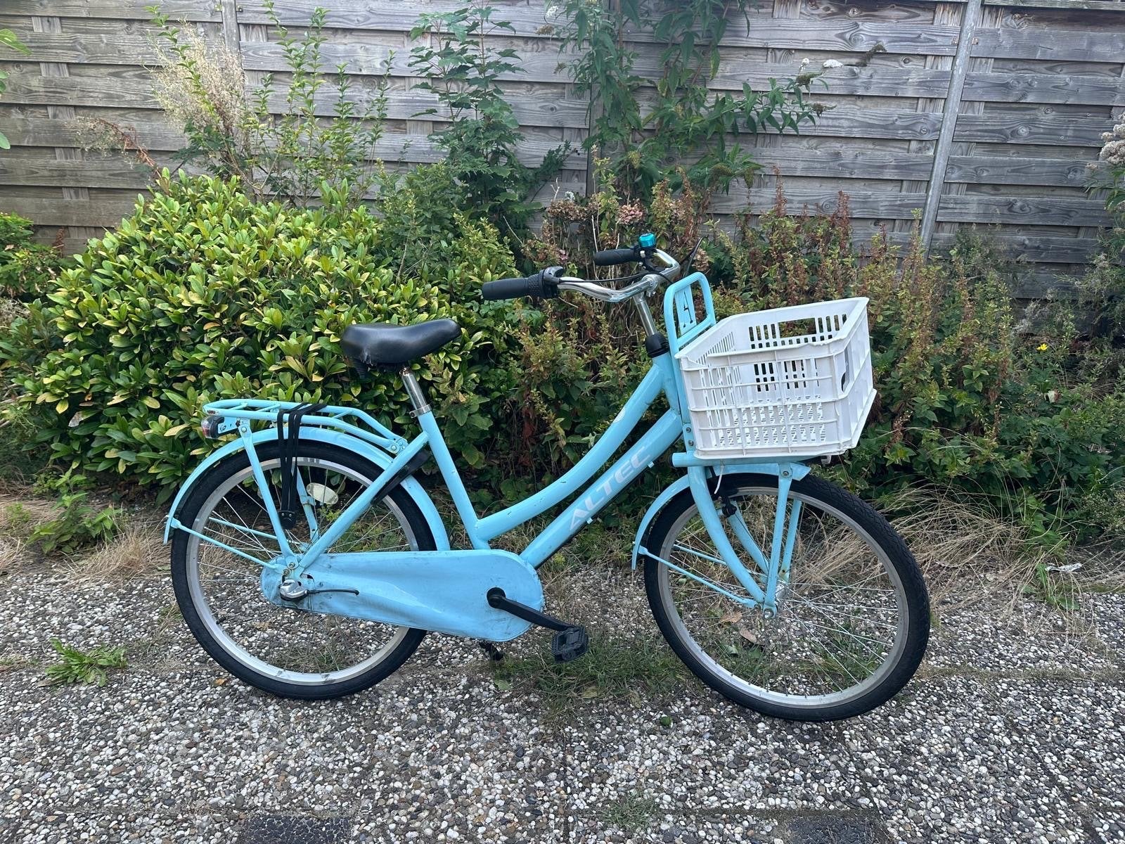Kinderfiets 24 inch met mandje en bagagedrager, Fietsen en Brommers, Ophalen, Terugtraprem, Handrem, Gebruikt