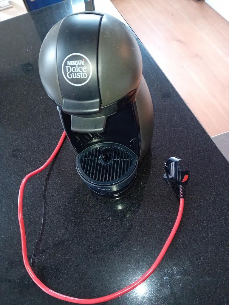 Nescafé Dolce Gusto koffiezetapparaat, Witgoed en Apparatuur, Koffiezetapparaten, Gebruikt, Koffiemachine, Ophalen of Verzenden