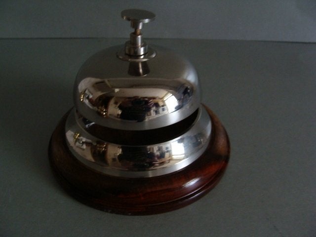Receptiebel / Hotelbel - Verchroomd op houten voet, Ophalen of Verzenden, Koper