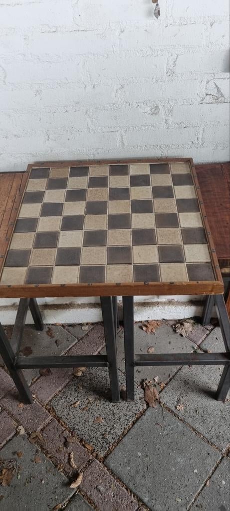Schaakspel met hardhoutenbord ingelegd met tegeltjes, Ophalen, Gebruikt