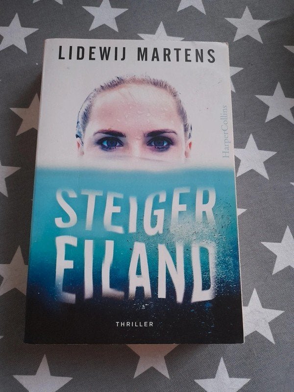 boek lidewij martens - steigereiland, Ophalen of Verzenden, Gelezen