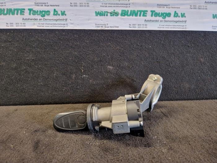 Kontaktslot + Sleutel van een Alfa Romeo Mito, Gebruikt, -, -, Alfa Romeo