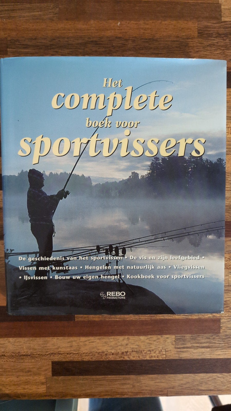 Het complete boek voor sportvissers - Rebo Productions, Ophalen of Verzenden, Gelezen, Diverse auteurs, Watersport en Hengelsport