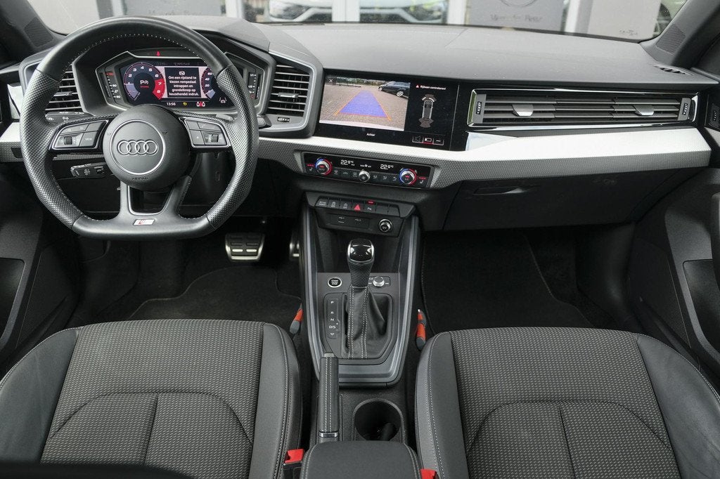 Audi A1 Sportback 35 TFSI 150pk S-line Dynamic pack Camera V, 4 cilinders, 150 pk, Leder en Stof, Origineel Nederlands