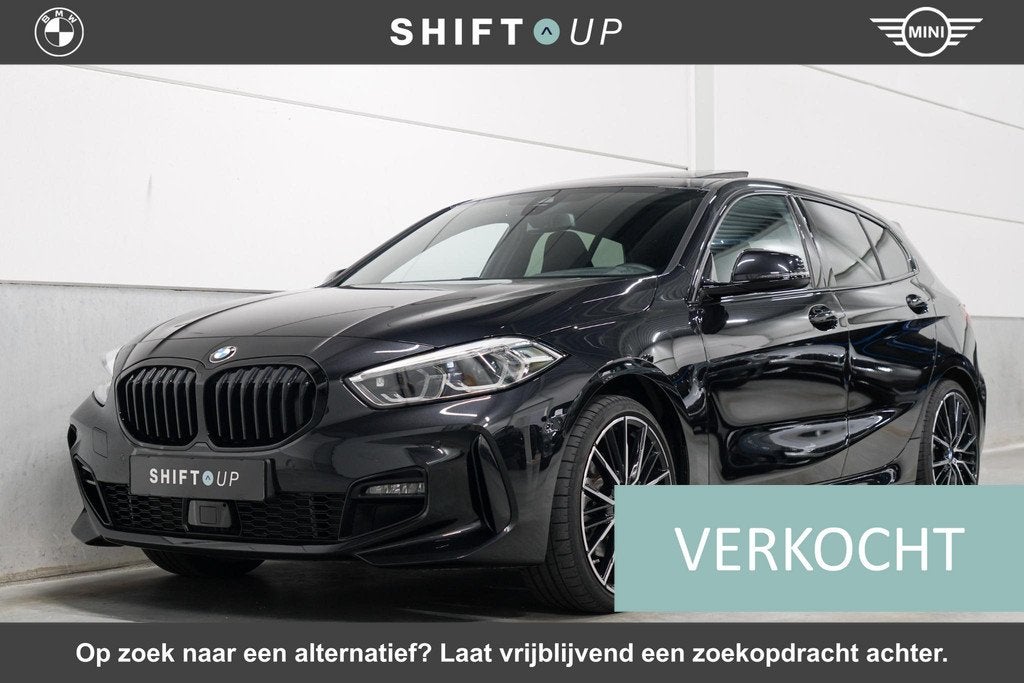 BMW 1-serie 118i M-Sport | Panoramadak | Harman Kardon | Hea, Gebruikt, Zwart, Bedrijf, 3 cilinders