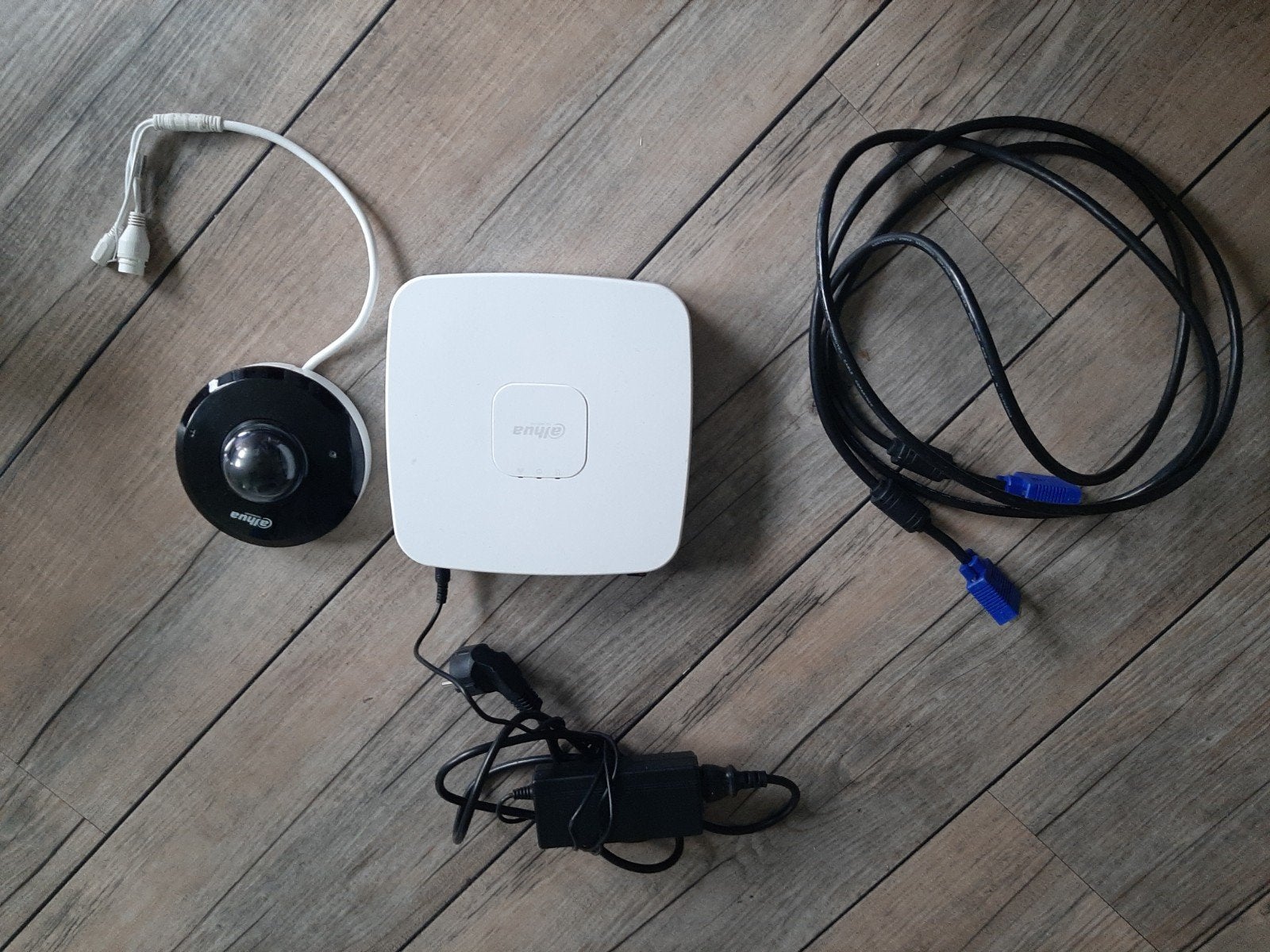 Dahua Beveiligingscamera Set - Binnencamera & Hub, Audio, Tv en Foto, Ophalen of Verzenden, Zo goed als nieuw, Binnencamera