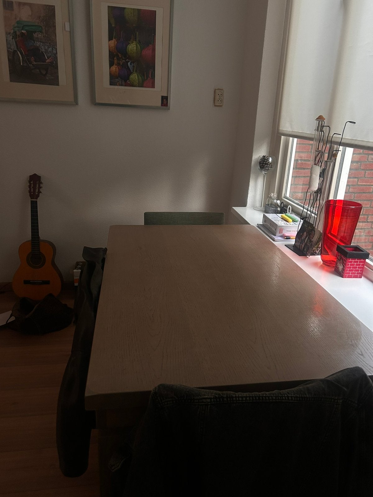 Mooie compacte eettafel met lade – 3/4 personen, Tilburg