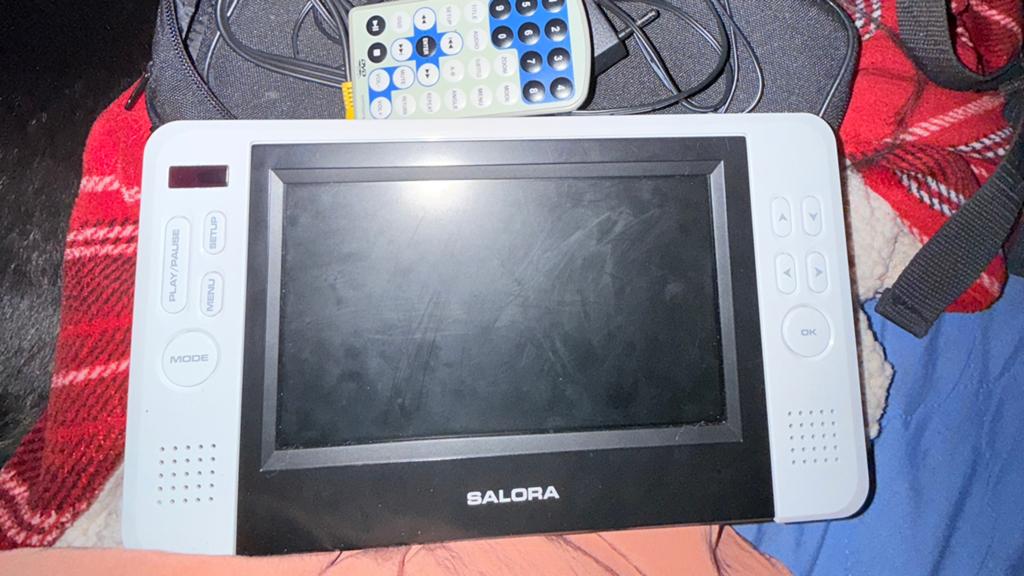2 X Salora DVP7030TWIN DVD spelers + afstandsbediening, Ophalen of Verzenden, Zo goed als nieuw, Overige merken, Draagbaar