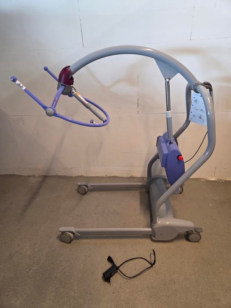 Arjo Maxi Twin compact passieve tillift, Diversen, Verpleegmiddelen, Ophalen
