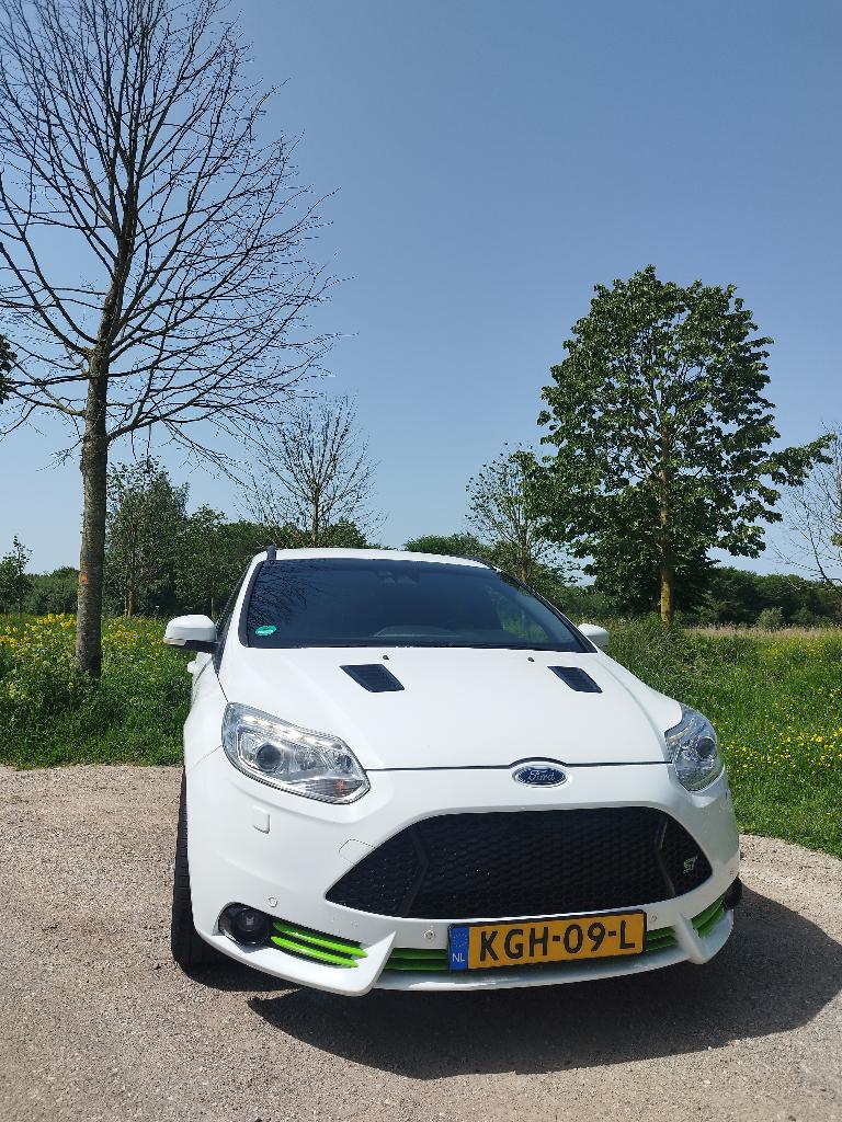 Ford Focus ST Wagon Wit - inruil mogelijk, Auto's, Ford, Bedrijf, Focus, ABS, Achteruitrijcamera, Adaptieve lichten, Airbags, Airconditioning