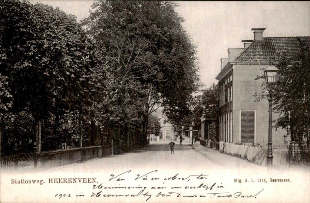 Heerenveen - Stationweg - Straat met bomen, Ophalen of Verzenden, Voor 1920, Gelopen, Friesland