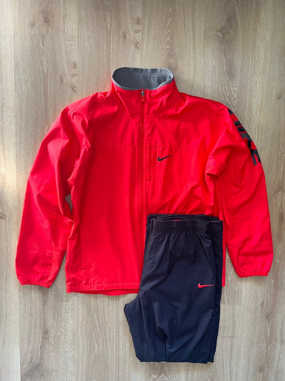 Vintage Nike rood zwart trainingspak  Maat 158-170/XS, Ophalen of Verzenden, Zo goed als nieuw, Nike, Nike