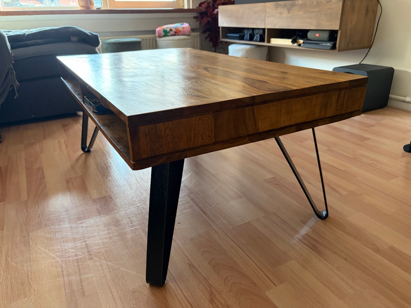 Salontafel van mangohout met metalen poten, Ophalen, Gebruikt, 100 tot 150 cm, 50 tot 100 cm