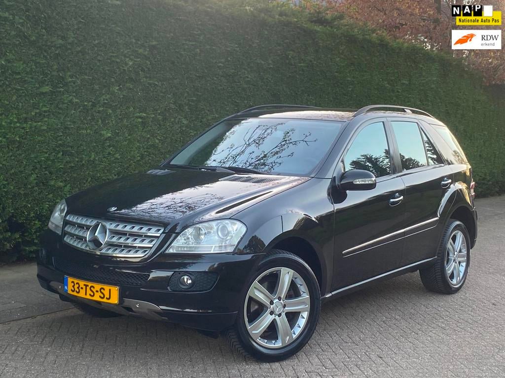 Mercedes-Benz M-klasse 320 CDI RIJDT NIEUW/DEALER ONDERHDN!, Auto's, Automaat, Gebruikt, Zwart, 255 €/maand