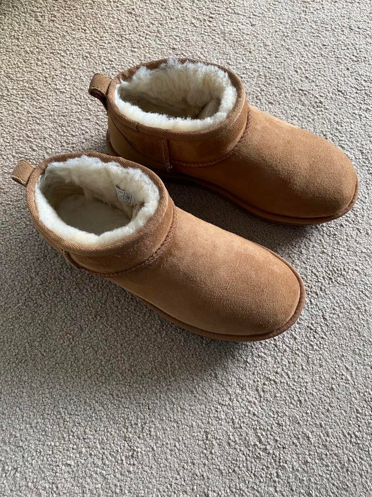 Ugg classic ultra mini maat 41 chestnut, Kleding | Dames, Schoenen, Bruin, Lage of Enkellaarzen, Ophalen of Verzenden, Zo goed als nieuw