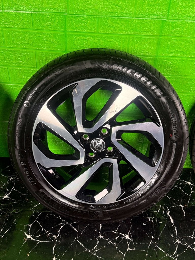 Originele Toyota Aygo X velgen 17" 4x100 zomerset 7mm!, Niet ingevuld, Gebruikt, 175 mm, Banden en Velgen