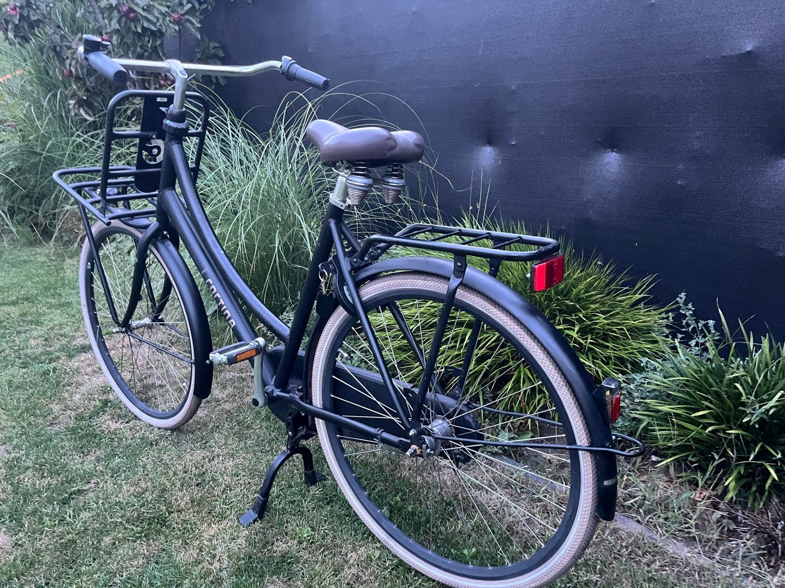 Cortina U4 Transporter Dames - Zwart - 28 inch, Fietsen en Brommers, Fietsen | Dames | Damesfietsen, Terugtraprem, Gebruikt, Versnellingen