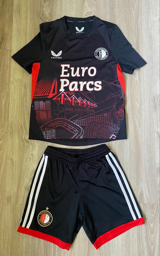 Origineel Feyenoord tenue maat 128, Ophalen of Verzenden, Gebruikt, Jongen of Meisje, Setje