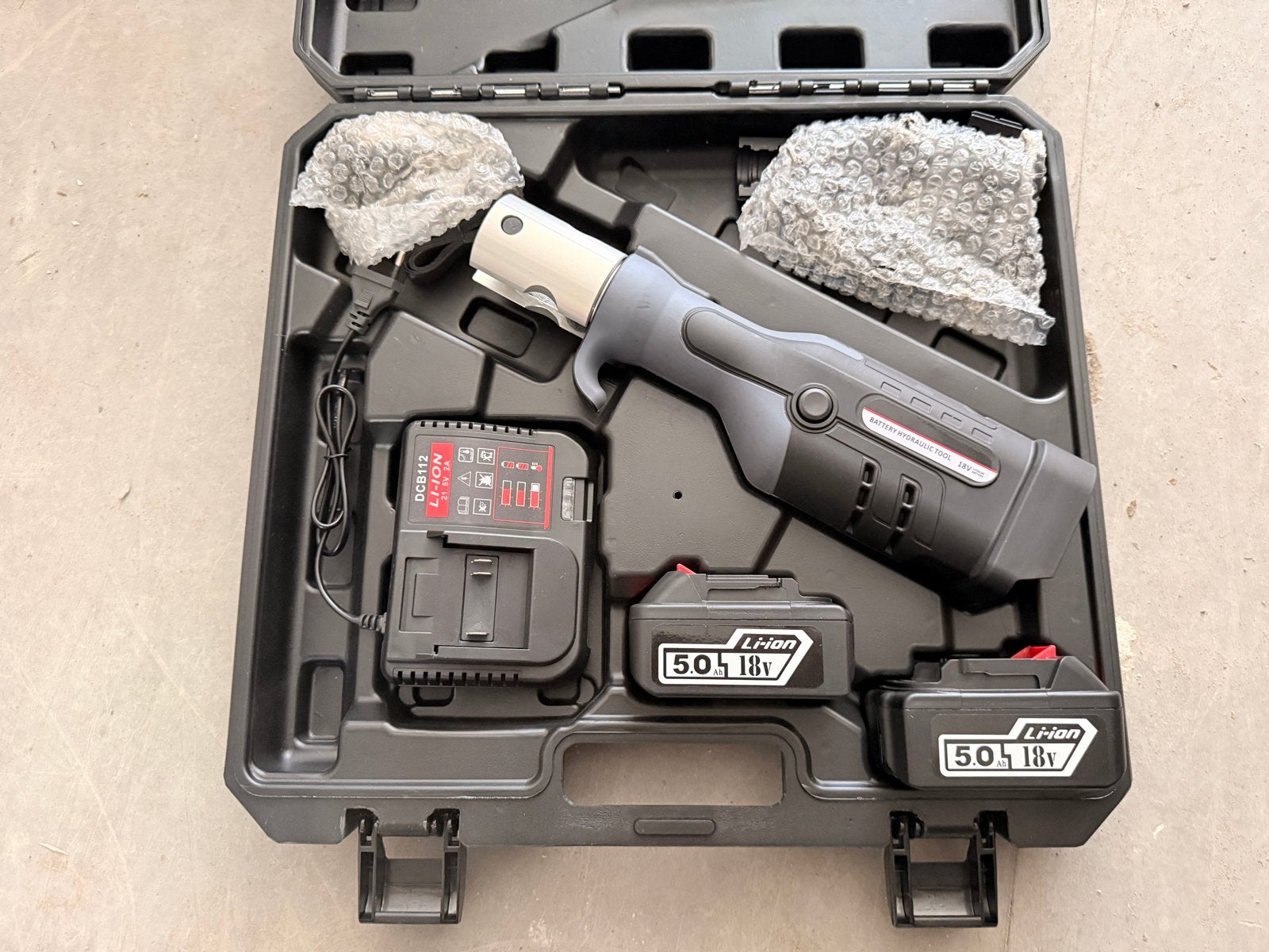 Accu perstang TH 16-32mm met 2 accu's en lader, Doe-het-zelf en Verbouw, Gereedschap | Handgereedschap, Ophalen, Zo goed als nieuw