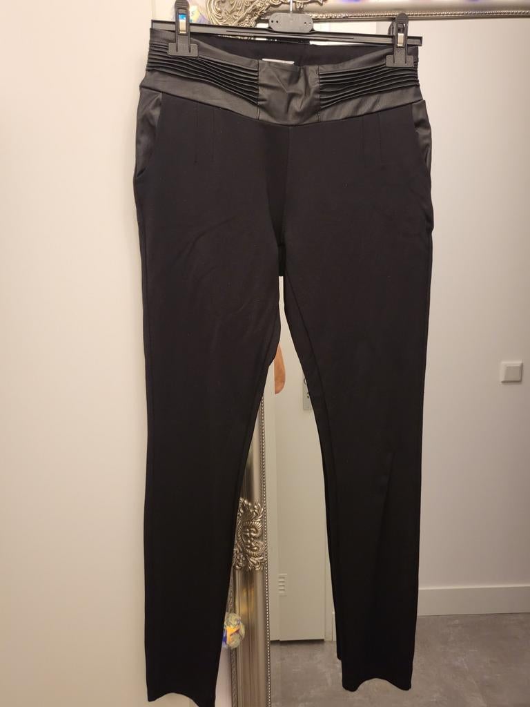 Zwarte broek met leren tailleband, Ophalen of Verzenden
